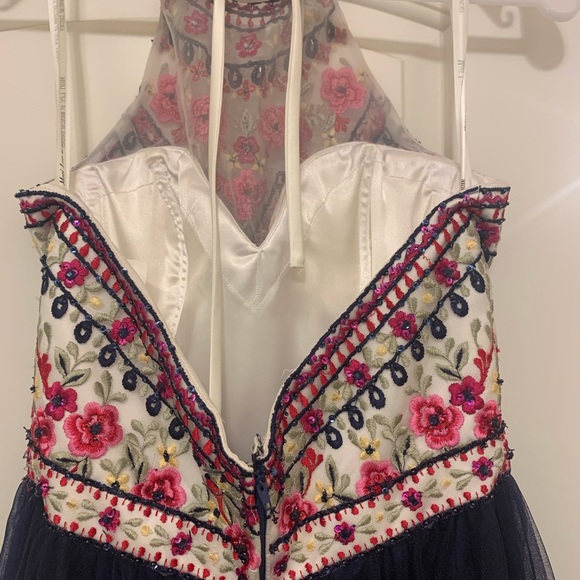 Prom dress, size six, like new, blue, beaded top, sleeveless, backless - Picture 5 of 8